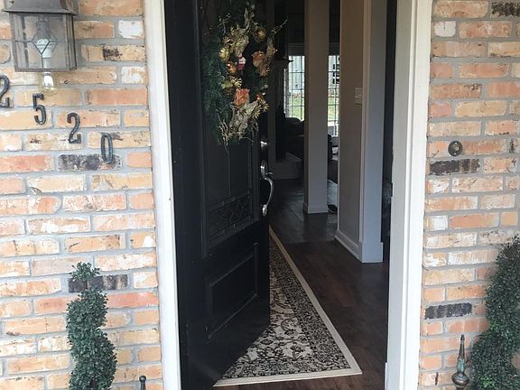 Come on in .....front entry 