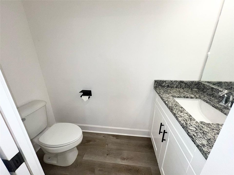 Powder room 1st floor