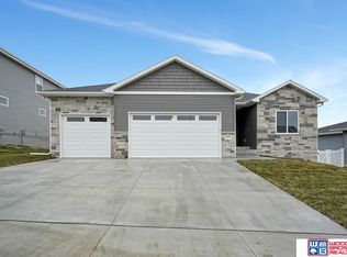 7833 Nicole Ln, Lincoln, NE 68516