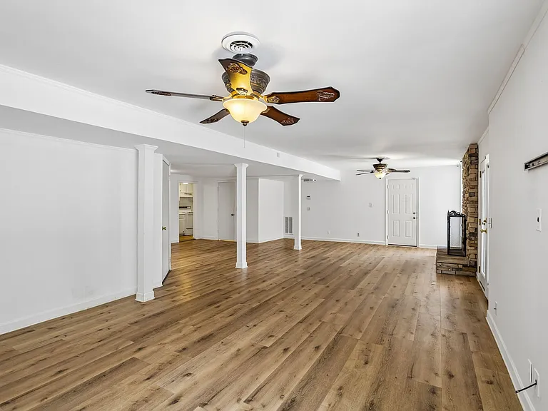 326 Draper Cir — Photo 45