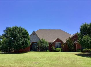 10700 Sundance Dr, Yukon, OK 73099