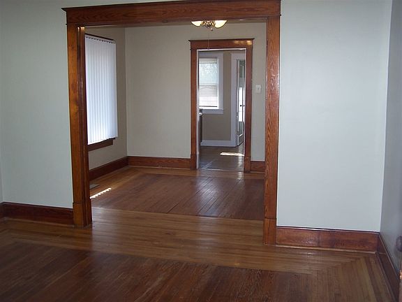 4th image of 8426 E Main St