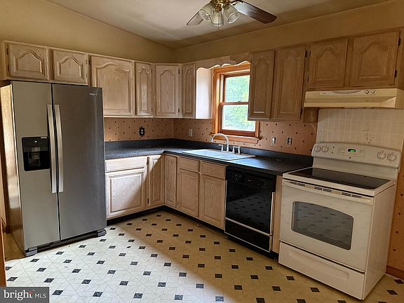 4th image of 217 Carmel Rd