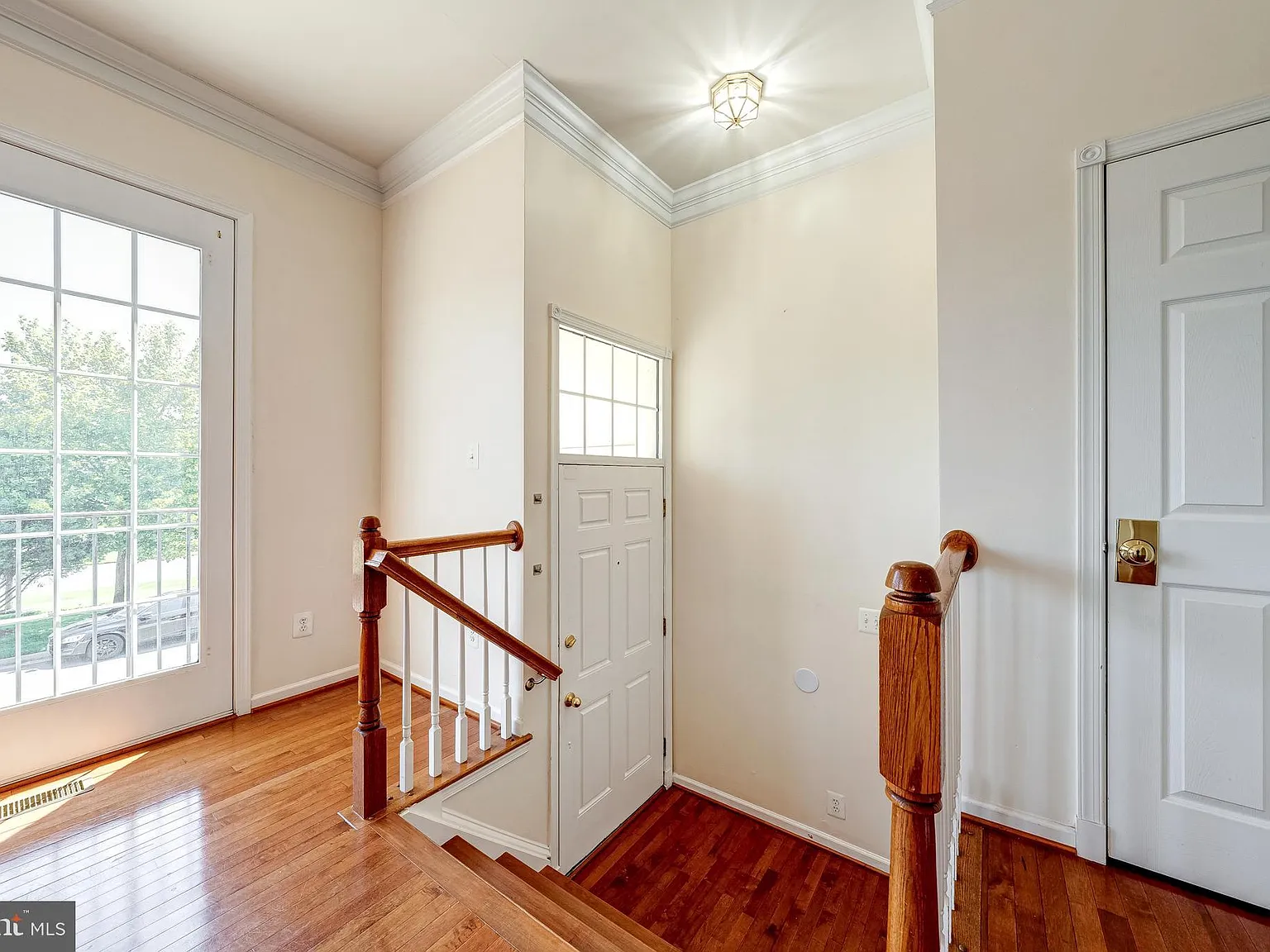 4 bed, 3.5 bath, 2697 sqft, $3,400 — Photo 4