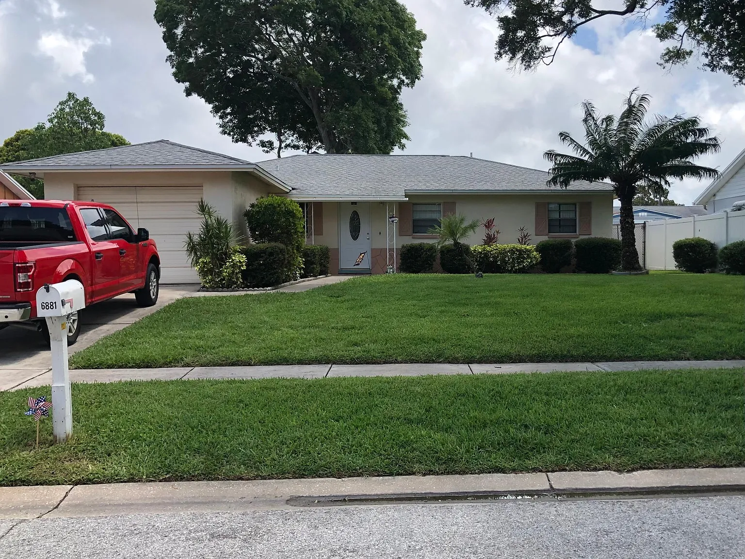 3 bed, 1300 sqft, $2,400 — Photo 1