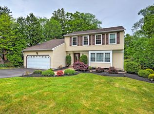 45 Pinecrest Dr, Somerset, NJ 08873