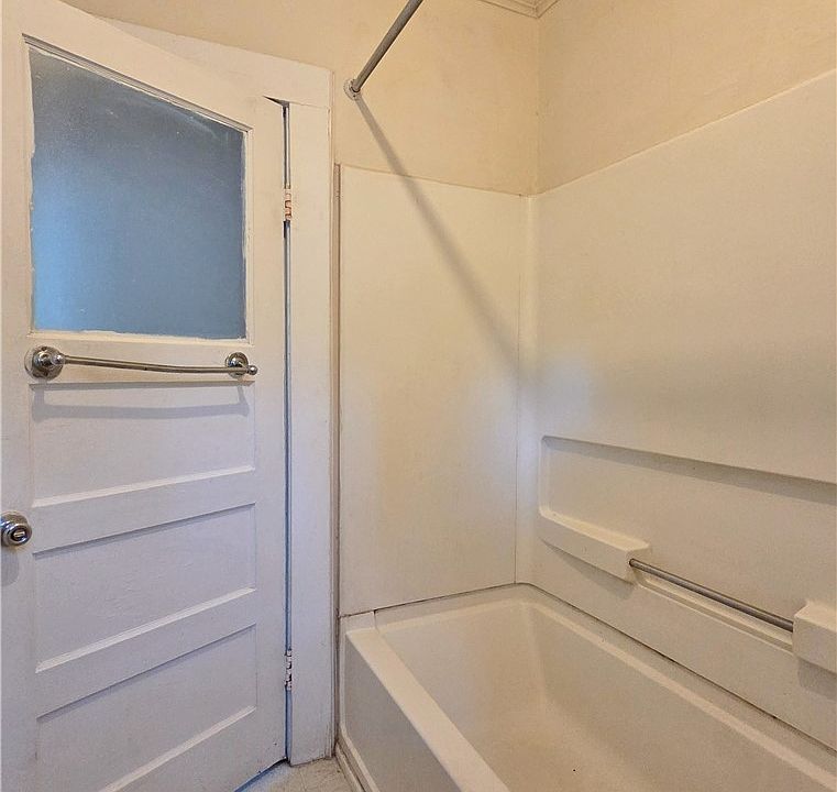 19th image of 1103 Branson St