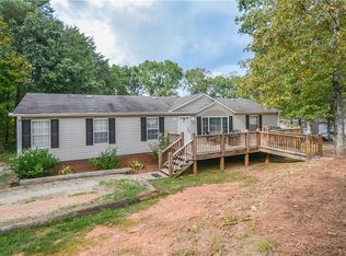 79 Bentwood Dr, Cleveland, GA 30528