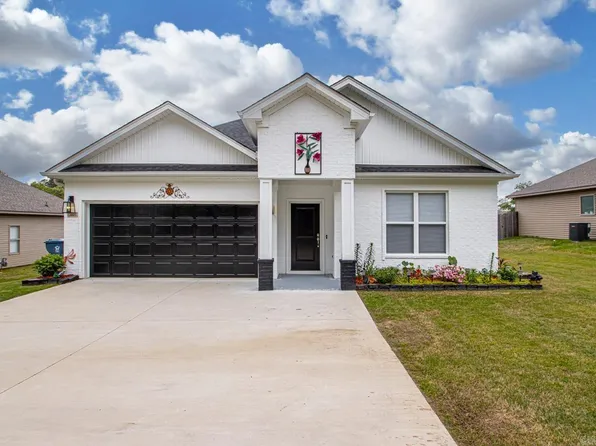 405 S Aaronfield Rd, Benton, AR 72015