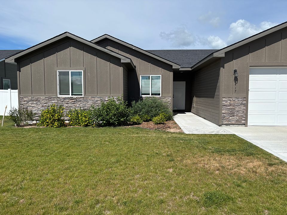 1st image of 1417 Meadow Ln