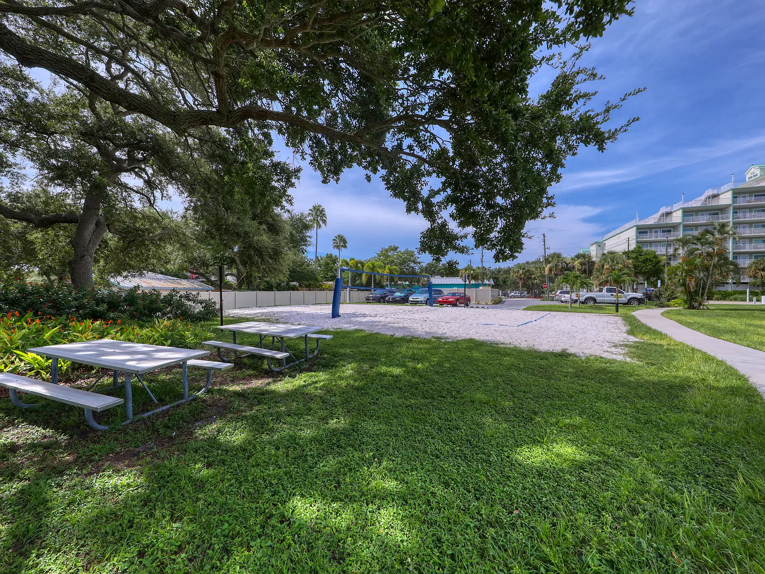2 bed, 850 sqft, $3,200 — Photo 3