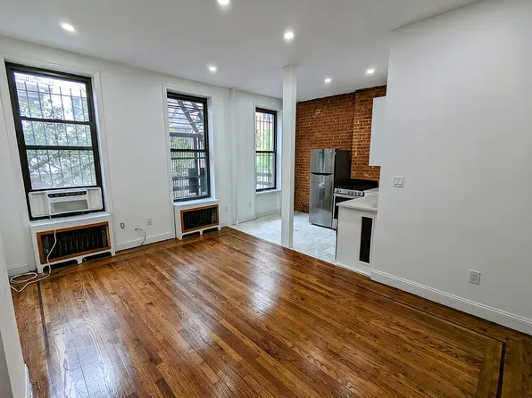 526 West 46th Street image 1 of 7