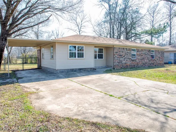 2 S 15th St, Lavaca, AR 72941