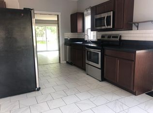 2348 N 9th St, Clinton, IA 52732