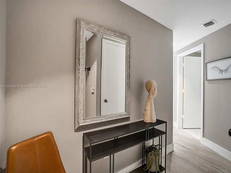 121 NE 34th St #1801 — Photo 27
