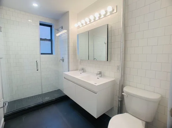 3971 Gouverneur Avenue image 9 of 11