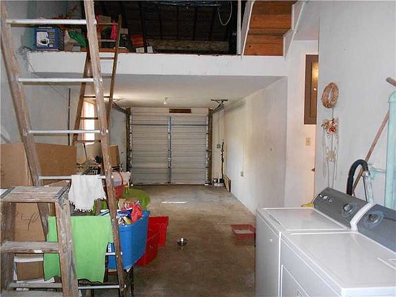 2nd image of 1410 Sopera Ave