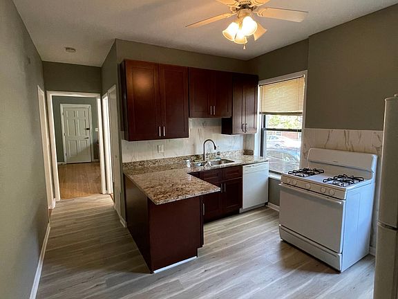 4th image of 3138 W Schubert Ave #1