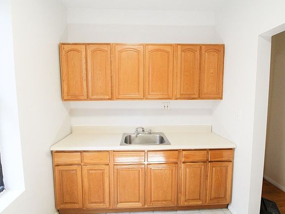 5th image of 4157 75th St APT 5D