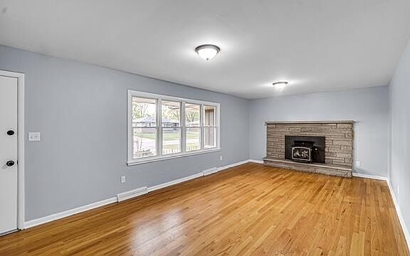 3rd image of 5961 Hayes Pl