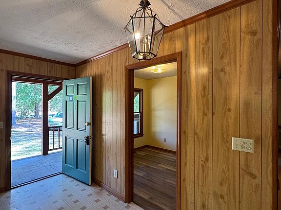 4th image of 573 Ellis Rd