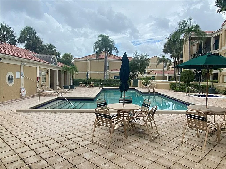 777 Riverside Dr #1512 — Photo 9
