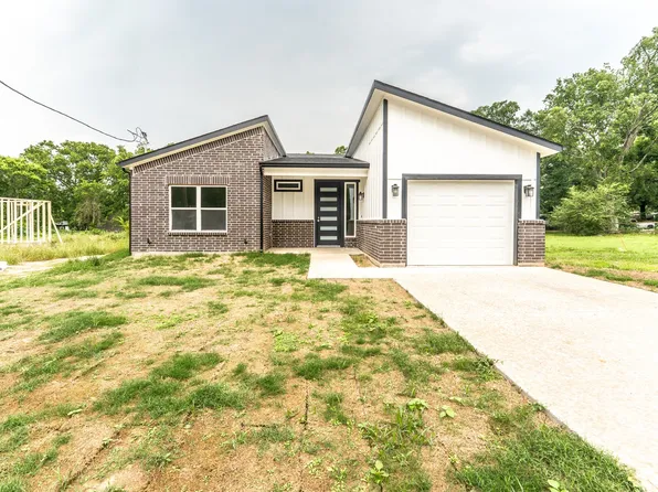 128 Goodman St, Sulphur Springs, TX 75482