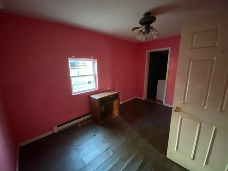 708 W Jones St — Photo 12