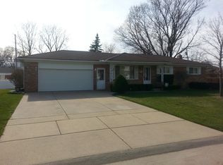 39511 Helena Ave, Sterling Heights, MI 48313