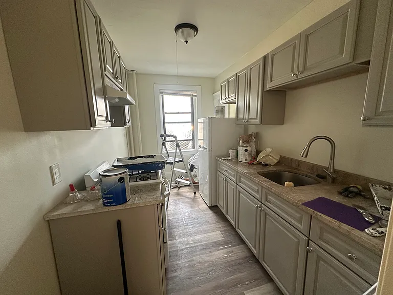 Pleasant St — Photo 3