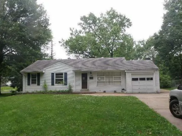 902 Buckeye Dr, Saint Louis, MO 63135