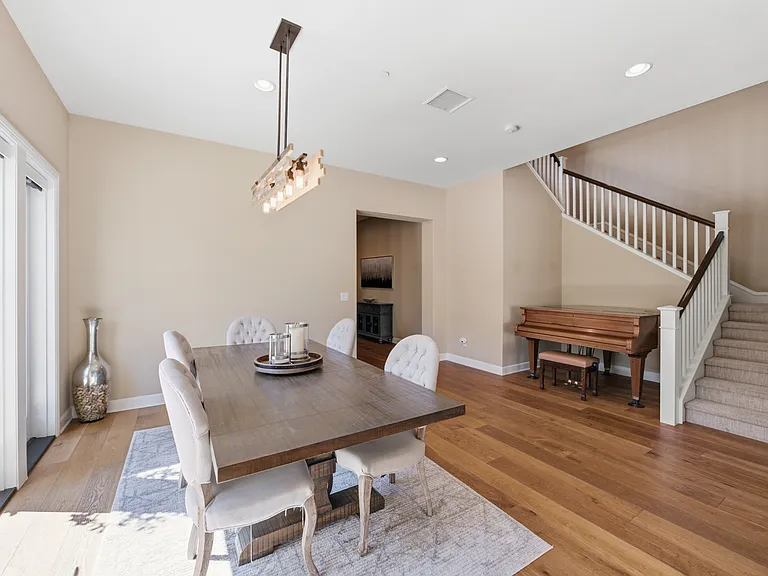 138 Mayflower St — Photo 8