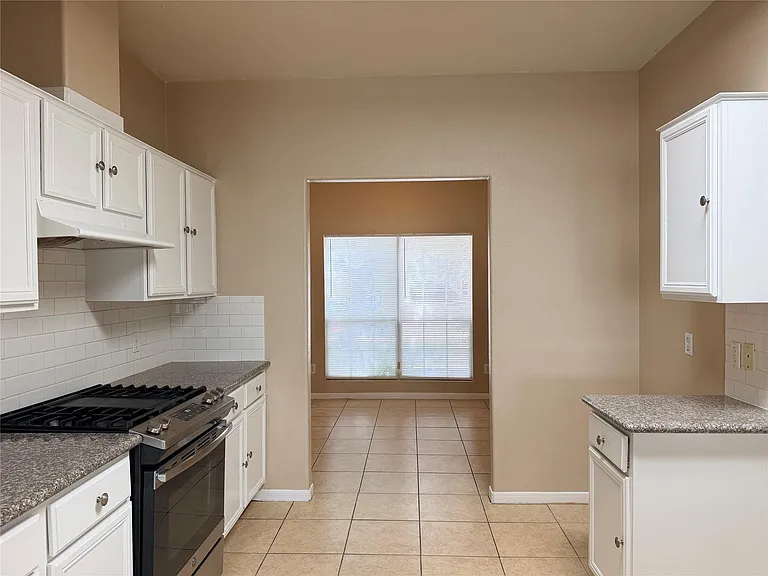 15423 Fir Woods Ln — Photo 14