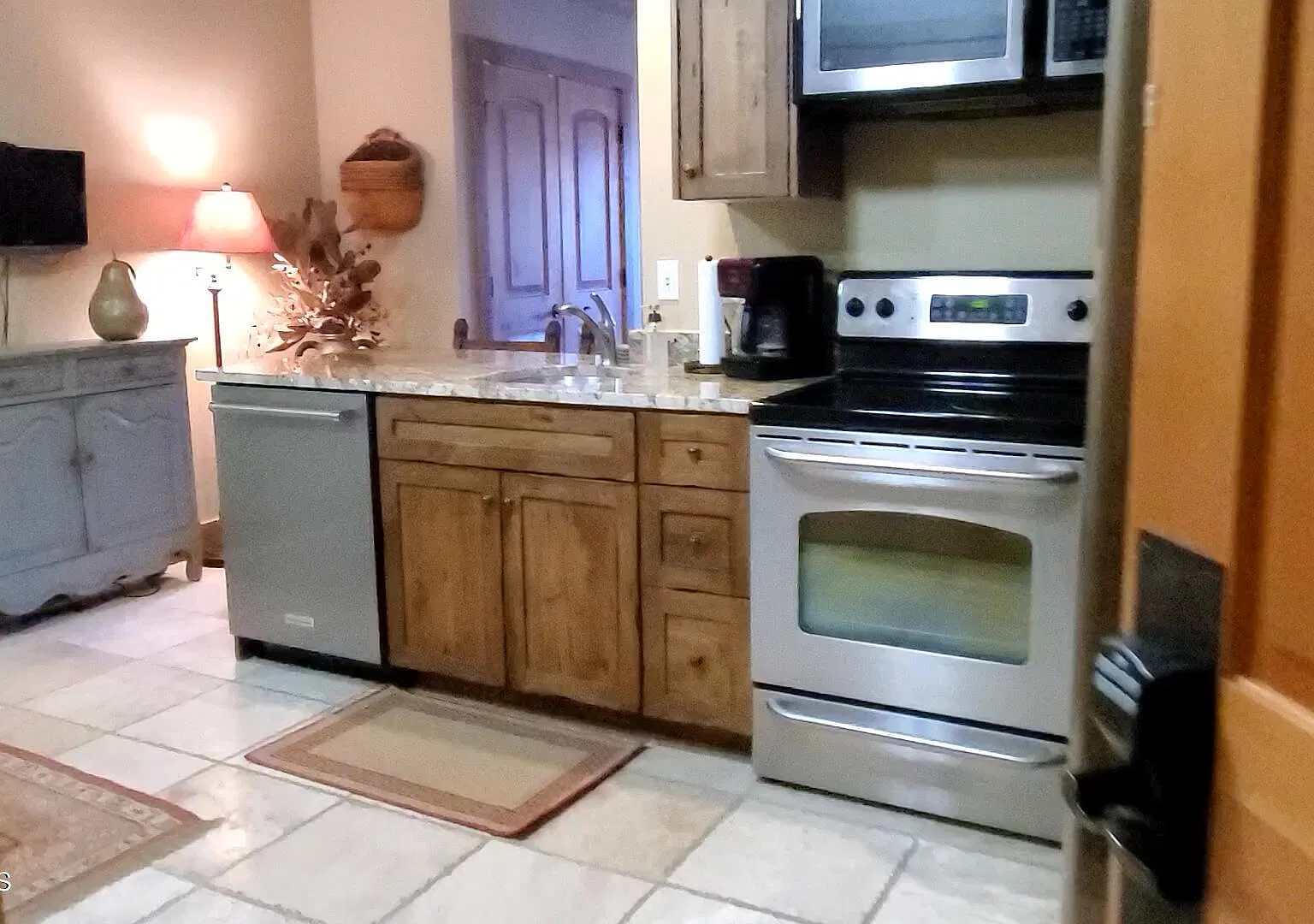 1 bed, 1.0 bath, 454 sqft, $1,600 — Photo 4