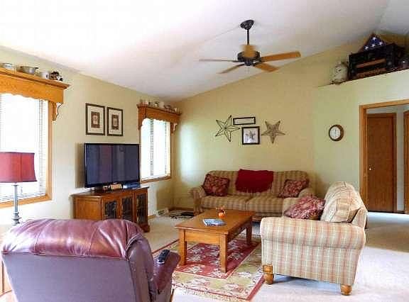 4th image of 19746 Crestwood Ln