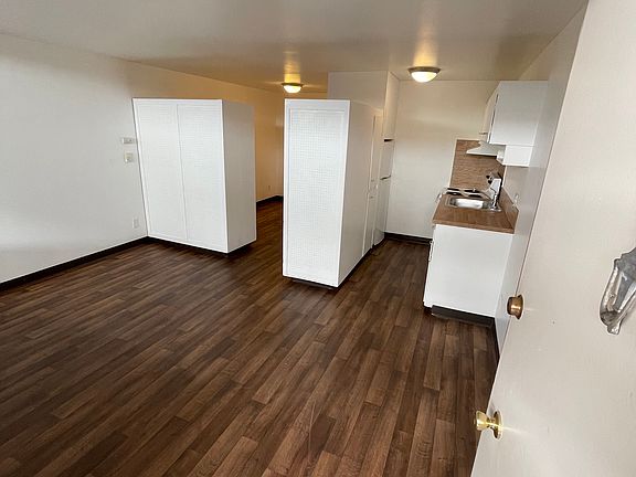 4th image of 5217-5219 University Way NE #109