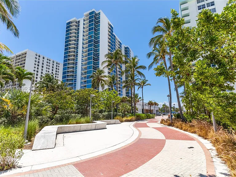 2655 Collins Ave #2308 — Photo 41
