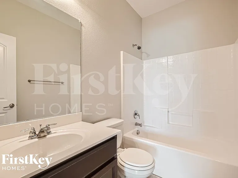 1825 Ridgecrest Dr — Photo 20