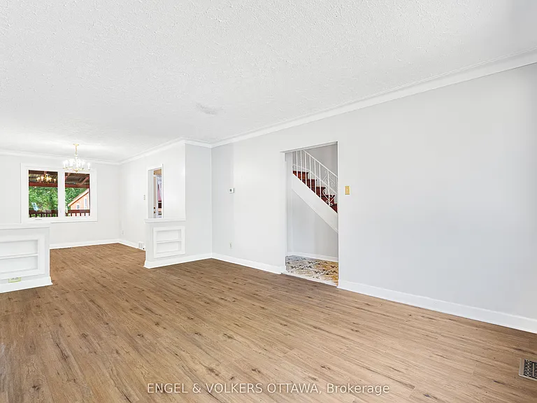 1402 Kilborn Ave — Photo 10
