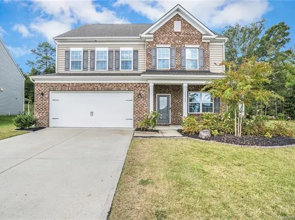13706 Canterbury Castle Dr, Charlotte, NC 28273