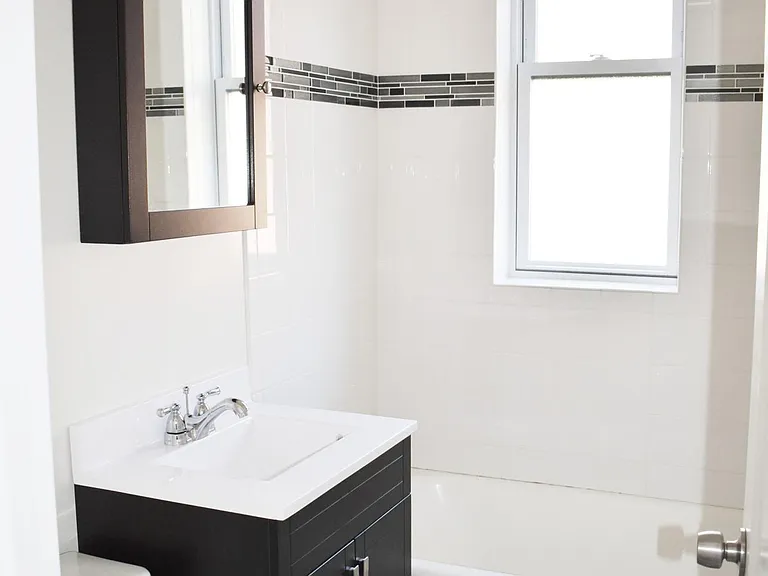 3841 N Greenview Ave #1W — Photo 8