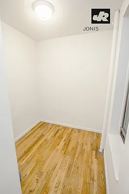 Rented by Jonis Realty | media 10