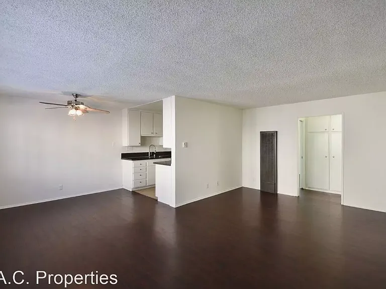 24411 Newhall Ave — Photo 4