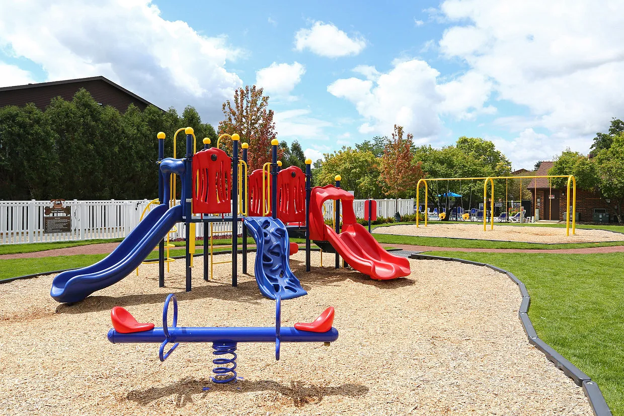 Arbor Lakes — Photo 4
