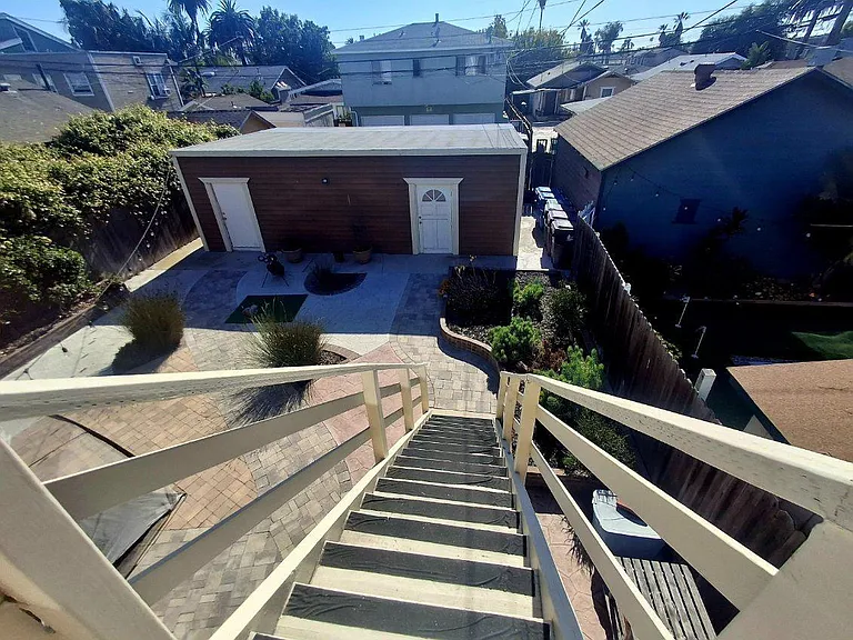 833 Gladys Ave — Photo 14