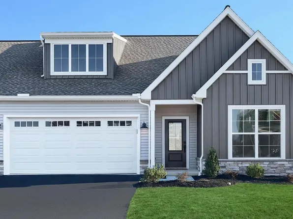 35 Canterbury Ln, Annville, PA 17003