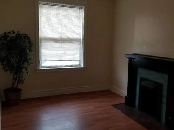 449 E 71st St #1, Chicago, IL 60619