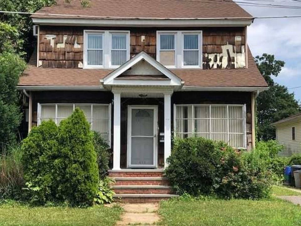 1st image of 416 Linden St