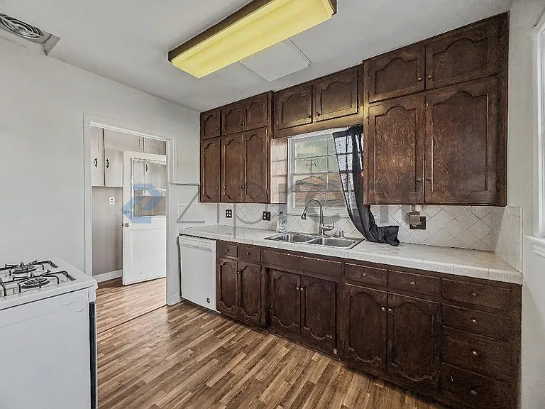 720 Mount Vernon Ave — Photo 9