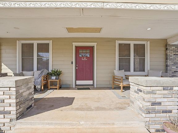 3rd image of 402 Avenue I S